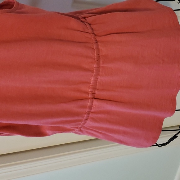 Peplum Style V-neck Tank Top - Picture 3 of 10